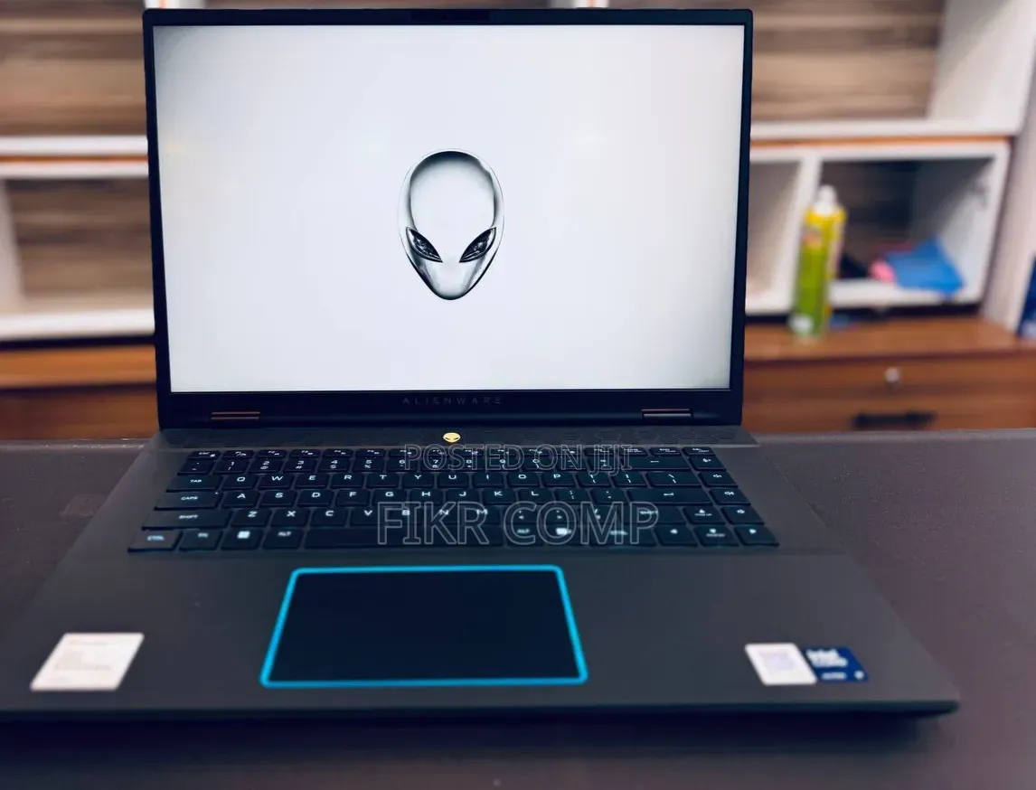 New Laptop Dell Allenware M15 R5 16GB Intel Core Ultra 9 SSD 1T