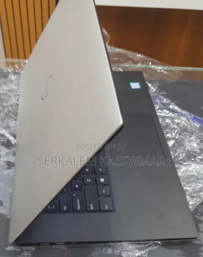 New Laptop Dell XPS 15 16GB Intel Core i7 SSD 512GB