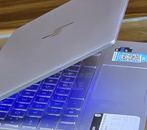 New Laptop HP Envy x360 8GB Intel Core i5 SSD 256GB