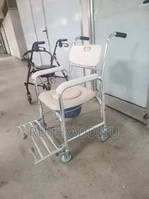 Bathroom Economical Portable Steel Toilet Chair Commode
Toilet Seat