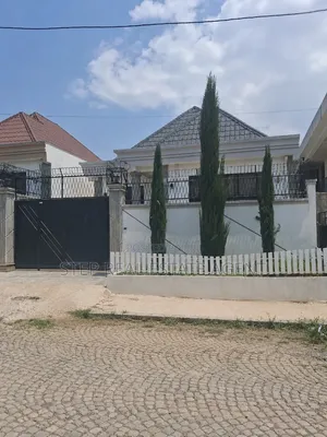 3bdrm Villa in Summit, Bole for sale