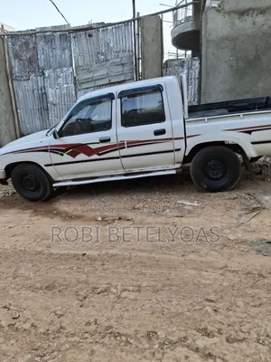 Toyota Hilux 1993 White