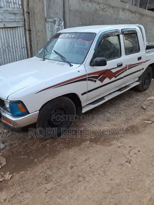 Toyota Hilux 1993 White