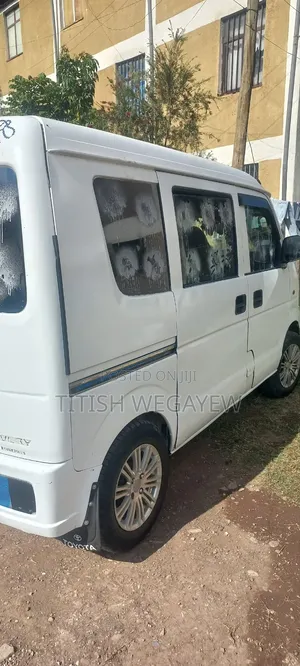New Suzuki Every 2012 White