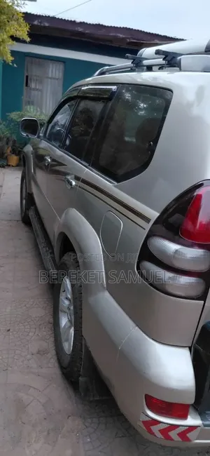 Toyota Land Cruiser Prado 2006 Gold