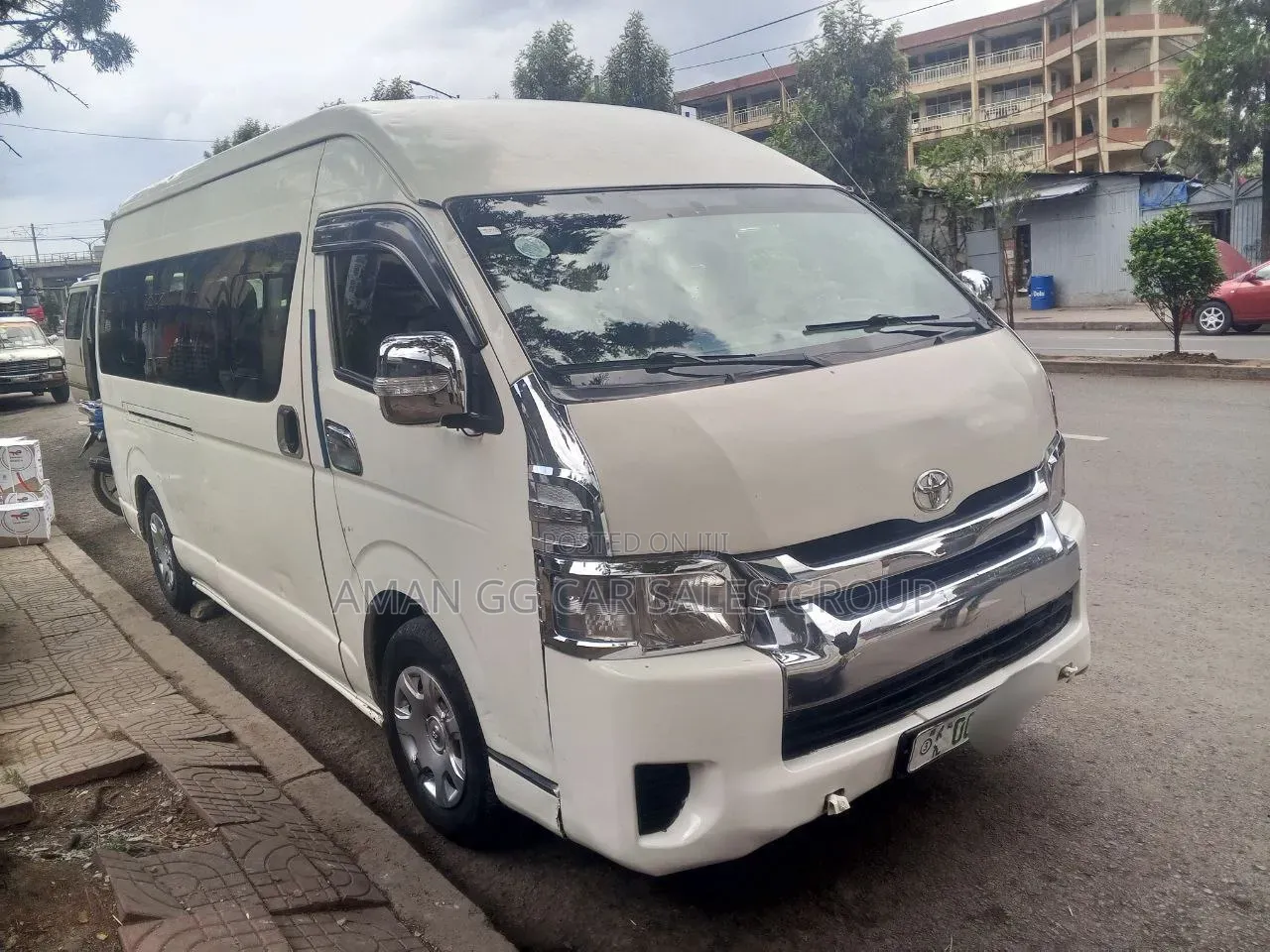Toyota HiAce 2015 White