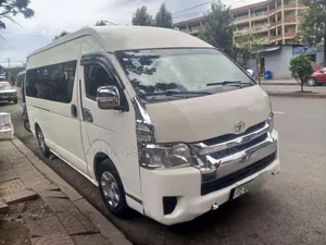 Toyota HiAce 2015 White