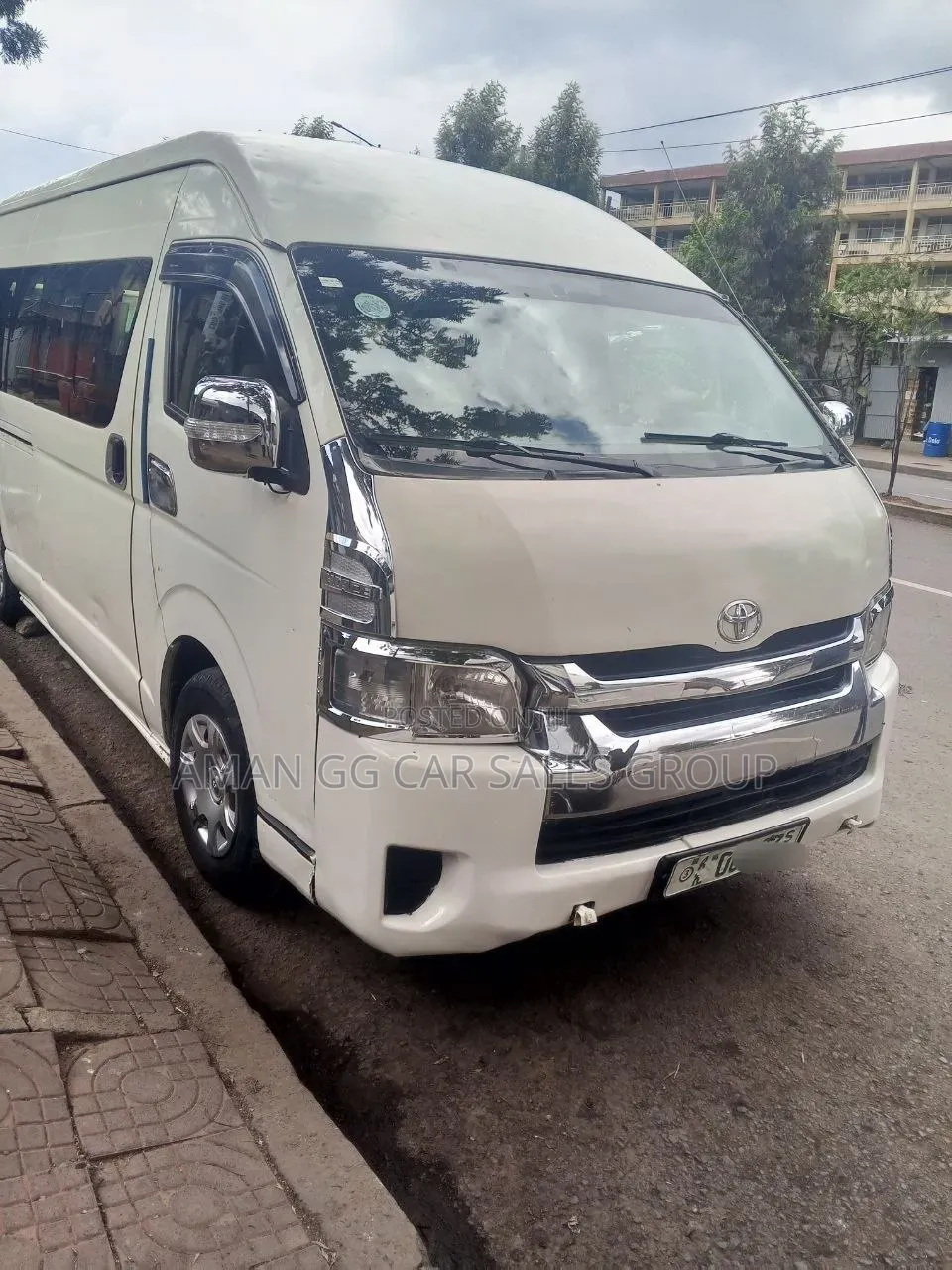 Toyota HiAce 2015 White