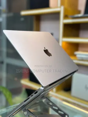 New Laptop Apple MacBook Pro 2021 M1 16GB Apple M1 Pro SSD 512GB
