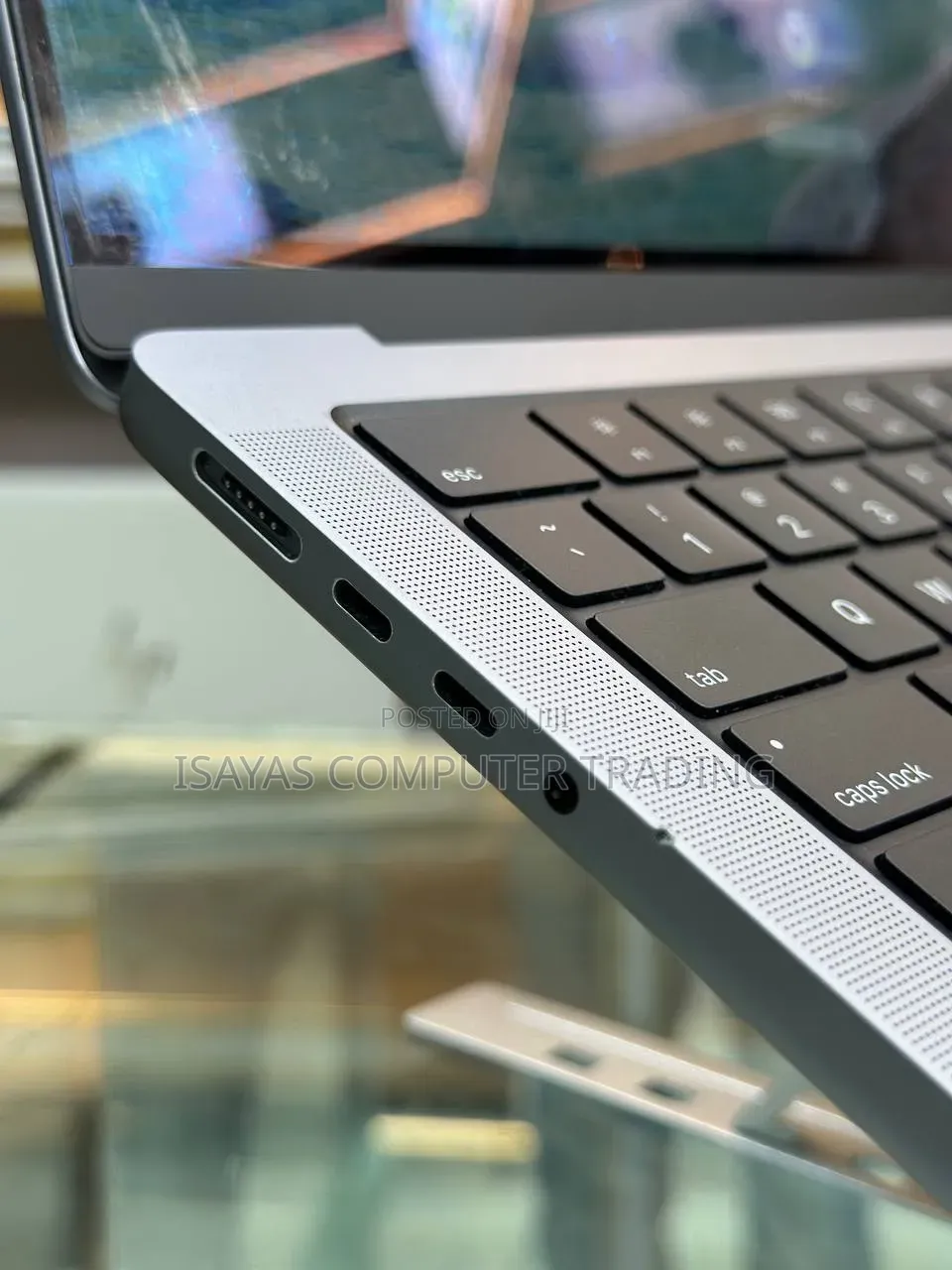 New Laptop Apple MacBook Pro 2021 M1 16GB Apple M1 Pro SSD 512GB