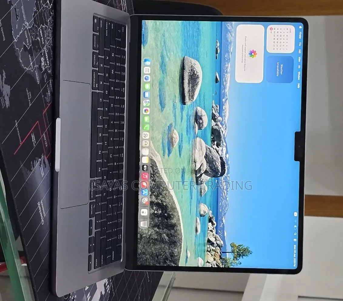 New Laptop Apple MacBook Air 2022 M2 16GB Apple M2 SSD 256GB