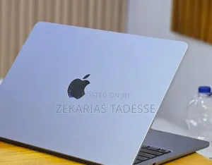 New Laptop Apple MacBook Air 2022 M2 8GB Apple M2 SSD 256GB