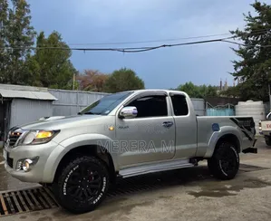 Toyota Hilux 2012 Silver