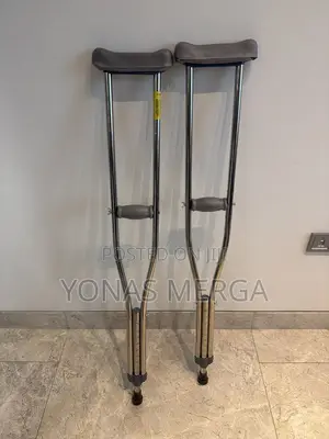 Aluminum Push Button Crutches奸焓finish to Resist Wear and Corrosion.
