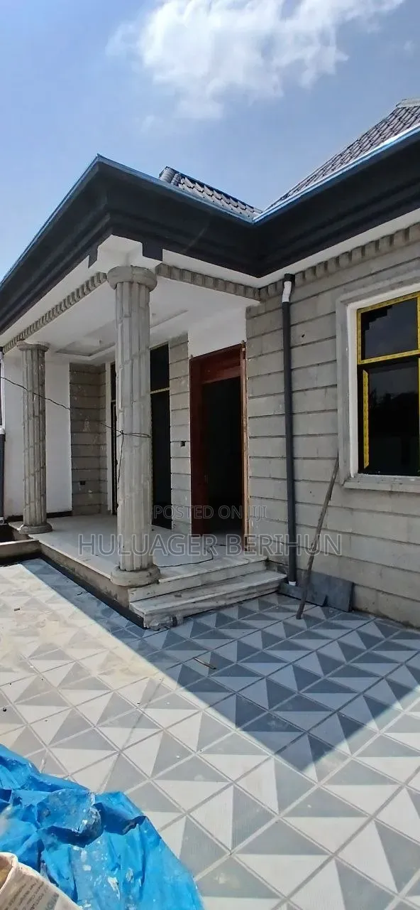 Furnished 3bdrm Villa in Akaky Kaliti for sale