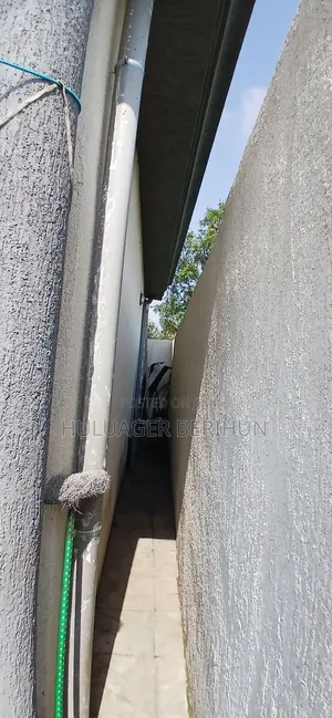 Furnished 3bdrm Villa in Akaky Kaliti for sale
