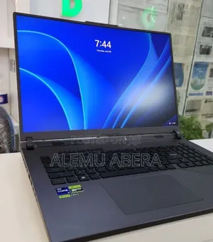 New Laptop Asus ROG Strix G18 32GB Intel Core i9 SSD 2T