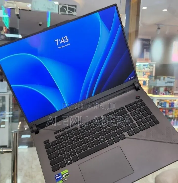 New Laptop Asus ROG Strix G18 32GB Intel Core i9 SSD 2T