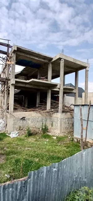 5bdrm House in Akaky Kaliti for sale