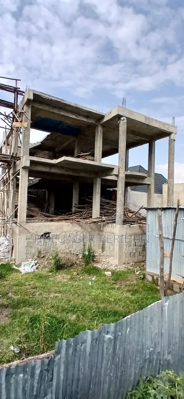 5bdrm House in Akaky Kaliti for sale