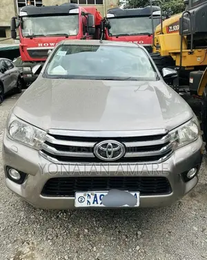 Toyota Hilux 2017 Gold