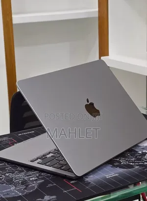 New Laptop Apple MacBook Air 2022 M2 16GB Intel Core i7 SSD 256GB