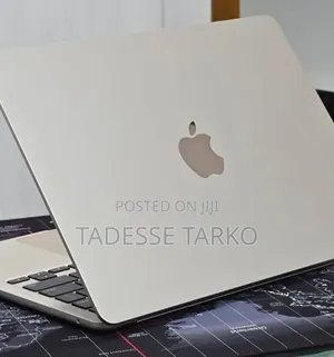 New Laptop Apple MacBook Air 2022 M2 16GB Apple M2 SSD 256GB