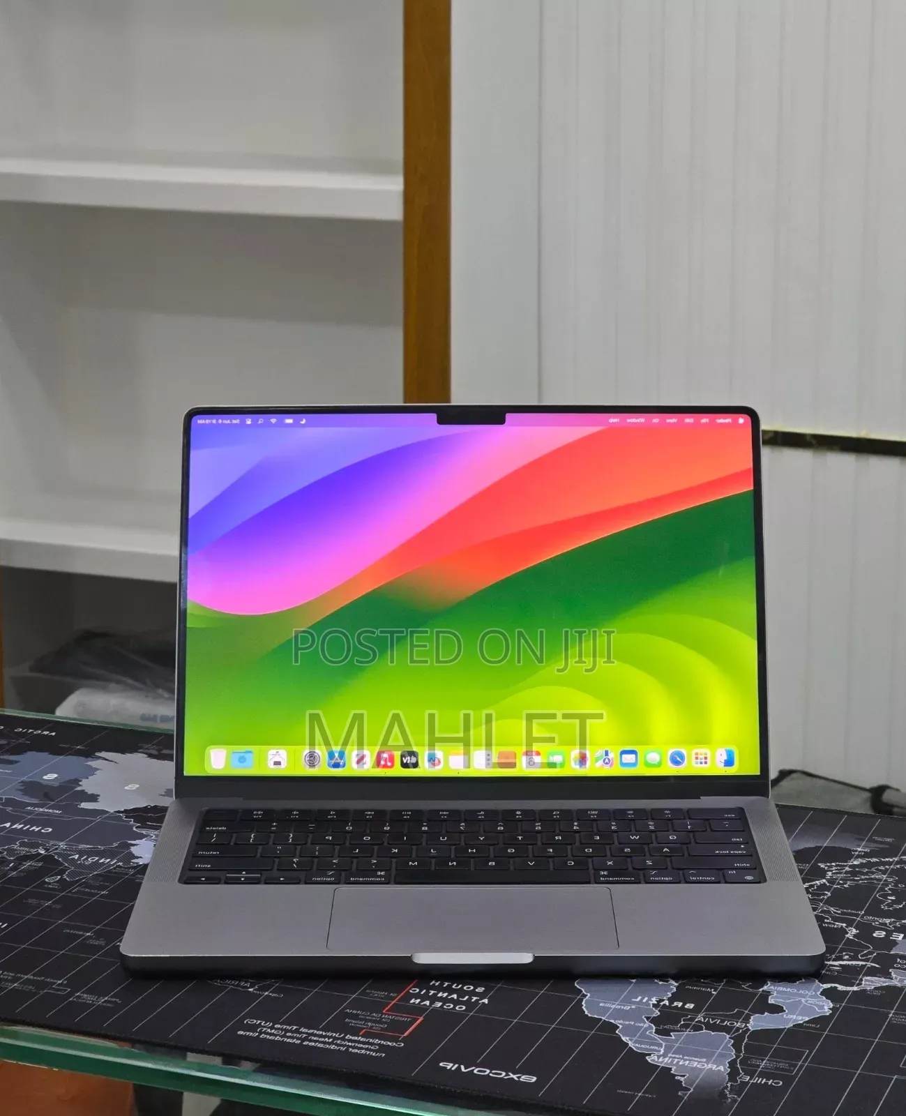 New Laptop Apple MacBook Pro 2023 M3 Pro 8GB Intel Core i9 SSD 512GB