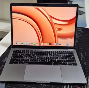 New Laptop Apple MacBook Pro 2017 8GB Intel Core i5 SSD 256GB