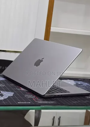 New Laptop Apple MacBook Pro 2021 M1 32GB Intel Core i9 SSD 512GB