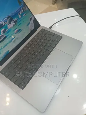 New Laptop Apple MacBook Pro 2021 M1 16GB Apple M1 Pro SSD 512GB