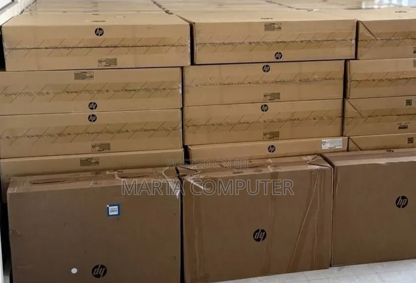 New HP 200 G4 22 All-in-One 16GB Intel Core i7 SSD 512GB