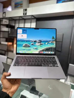 New Laptop Apple MacBook Air 2022 M2 8GB Apple M2 SSD 256GB