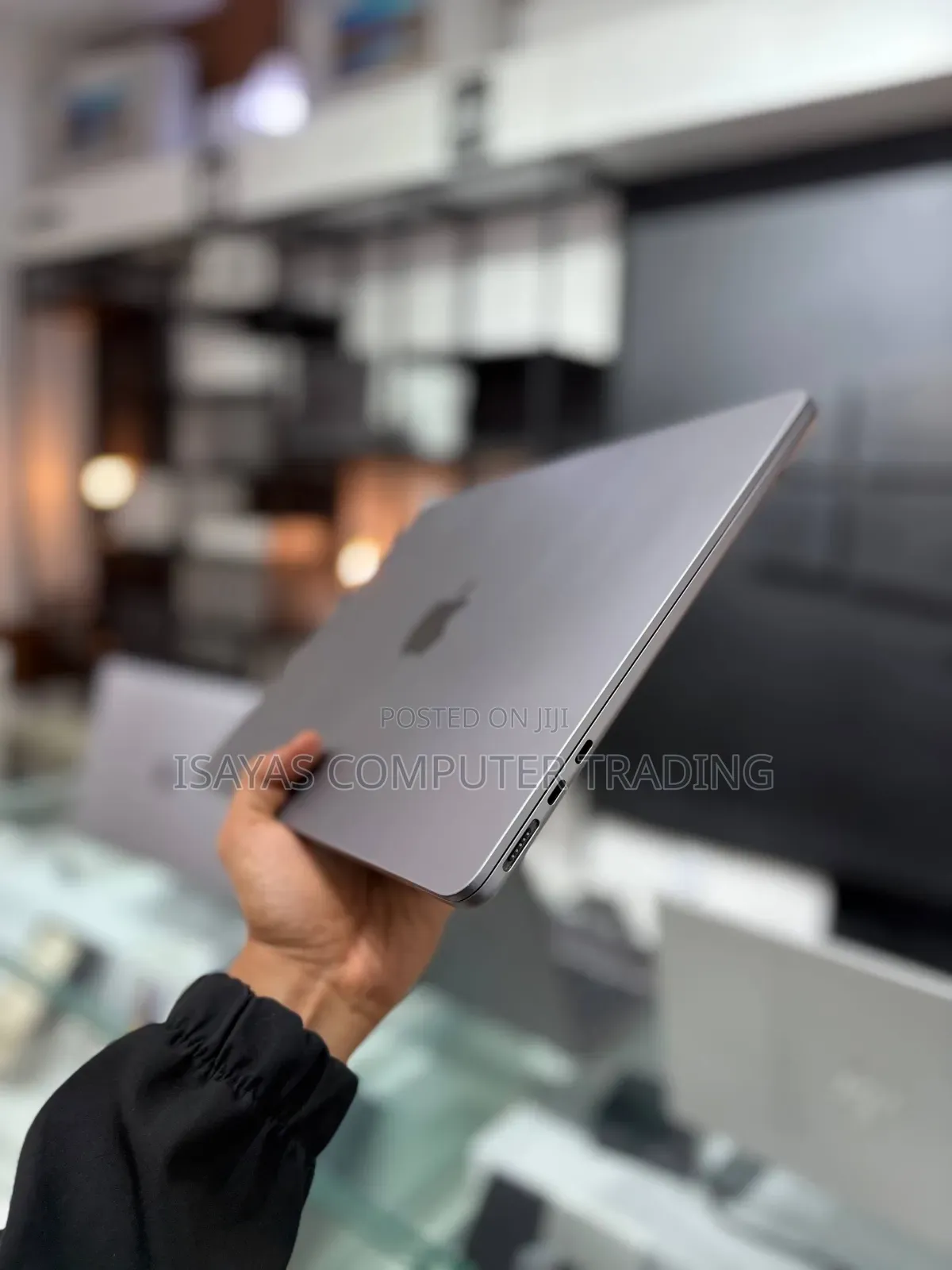 New Laptop Apple MacBook Air 2022 M2 8GB Apple M2 SSD 256GB