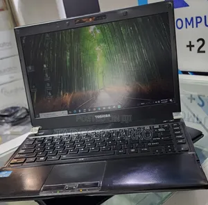 New Laptop Toshiba Satellite C850 4GB Intel Core i5 HDD 500GB