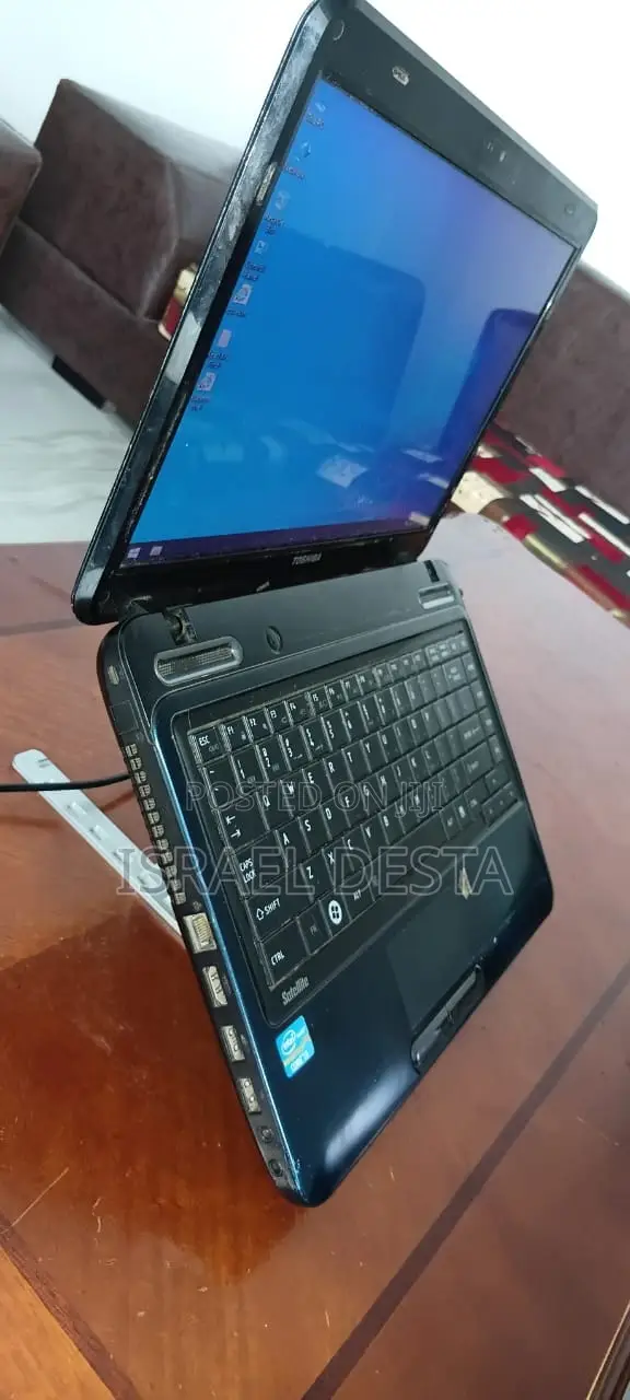 Laptop Toshiba 4GB Intel Core i3 HDD 500GB
