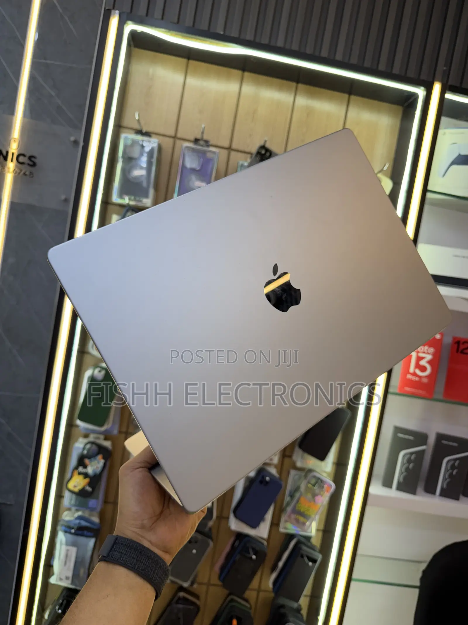 New Laptop Apple MacBook Pro 2021 M1 16GB Apple M1 Pro SSD 512GB