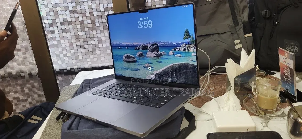 New Laptop Apple MacBook Pro 2021 M1 16GB Apple M1 Pro SSD 512GB