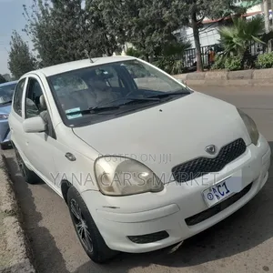 Toyota Vitz 2002 Gray