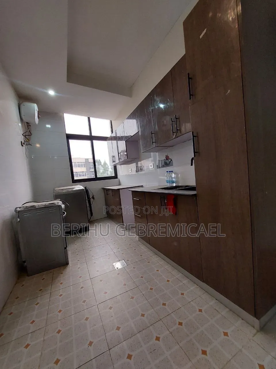 Furnished 2bdrm Apartment in 4 ኪሎ, Arada for rent