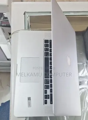New Laptop Apple MacBook Pro 2015 16GB Intel Core i7 SSD 256GB
