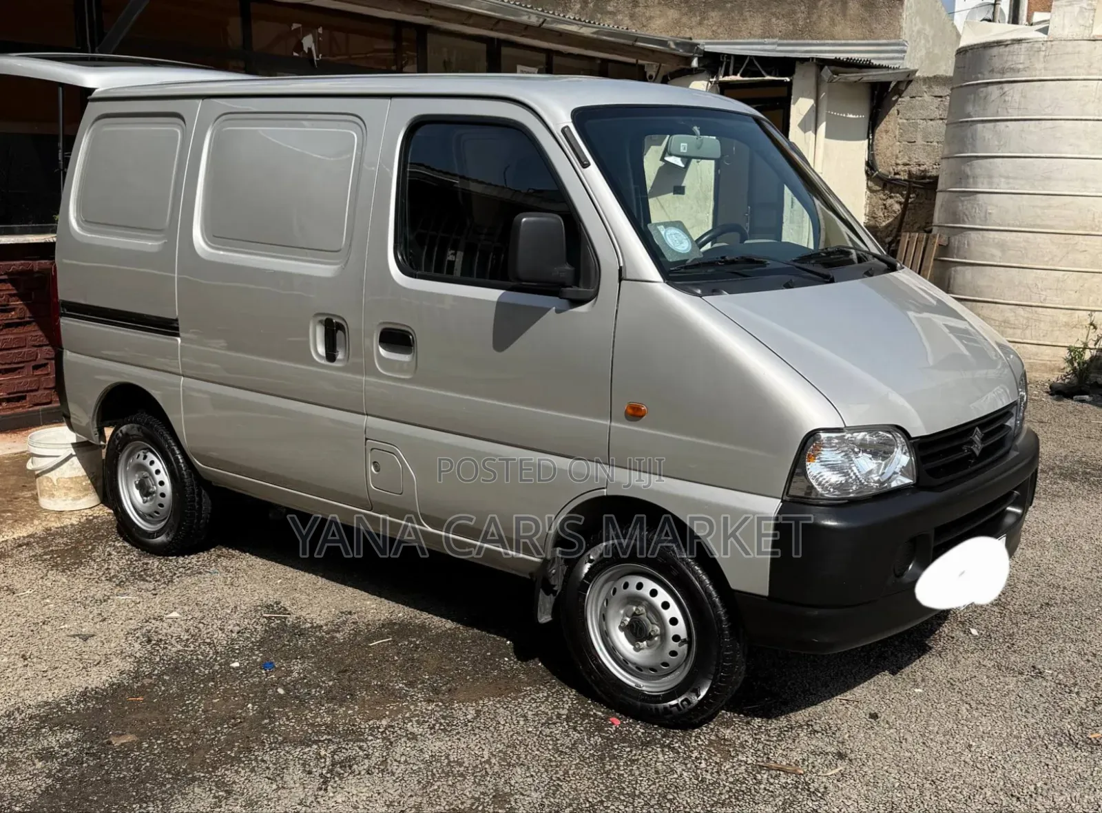 Suzuki Eeco 2024 Silver