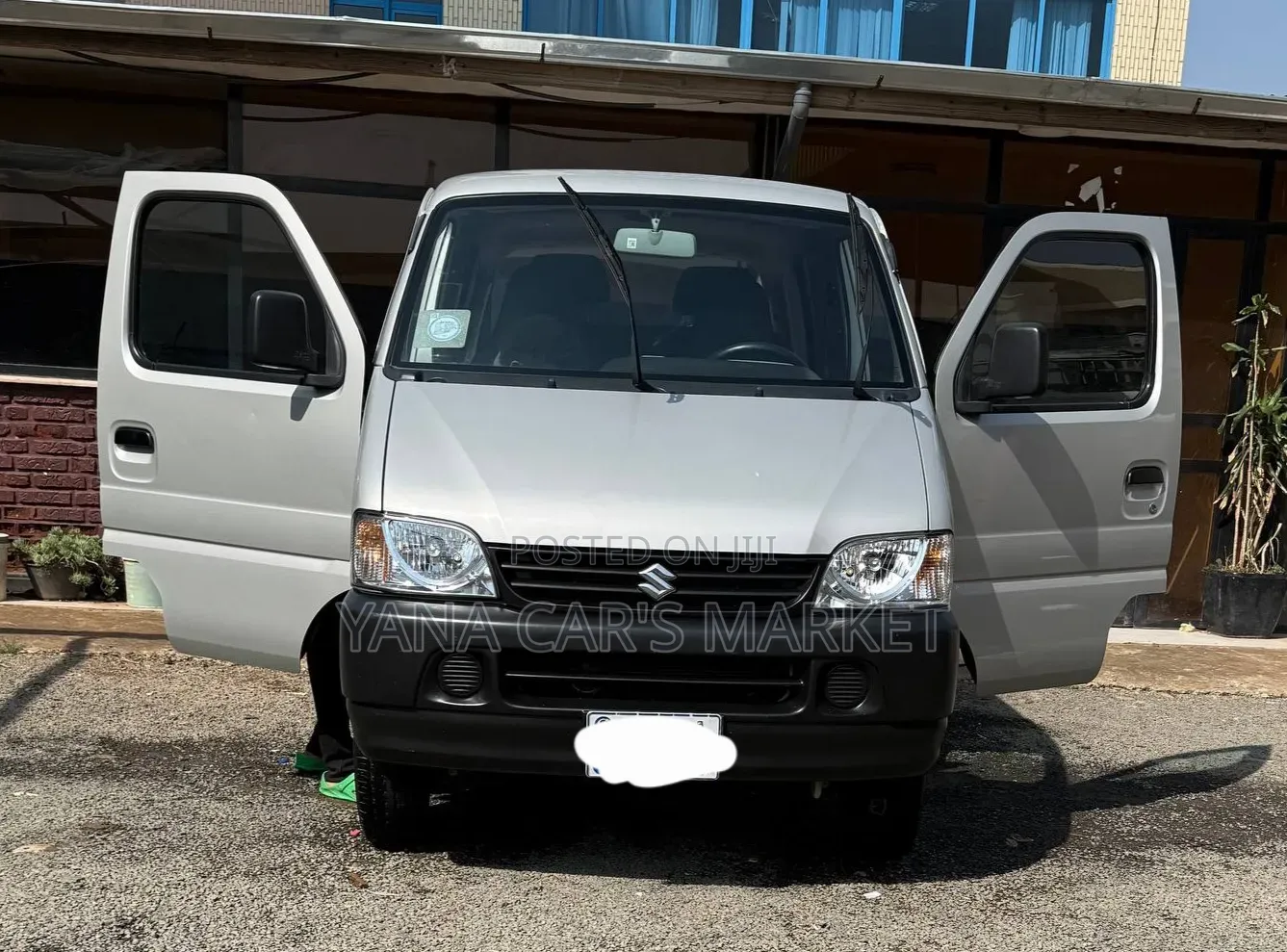 Suzuki Eeco 2024 Silver