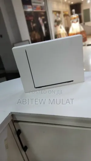 New Laptop Apple MacBook Air 2026 M5 16GB Apple M5 SSD 512GB