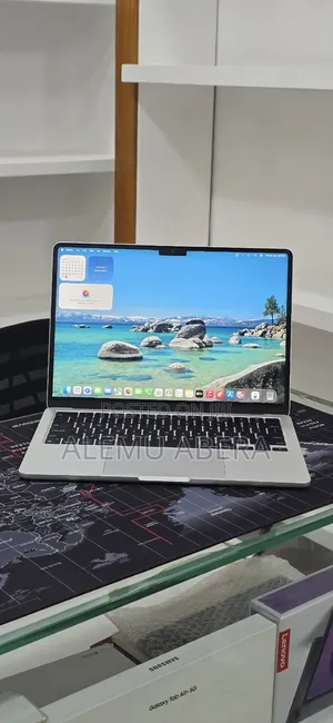 New Laptop Apple MacBook Air 2024 M3 16GB Apple M3 SSD 256GB