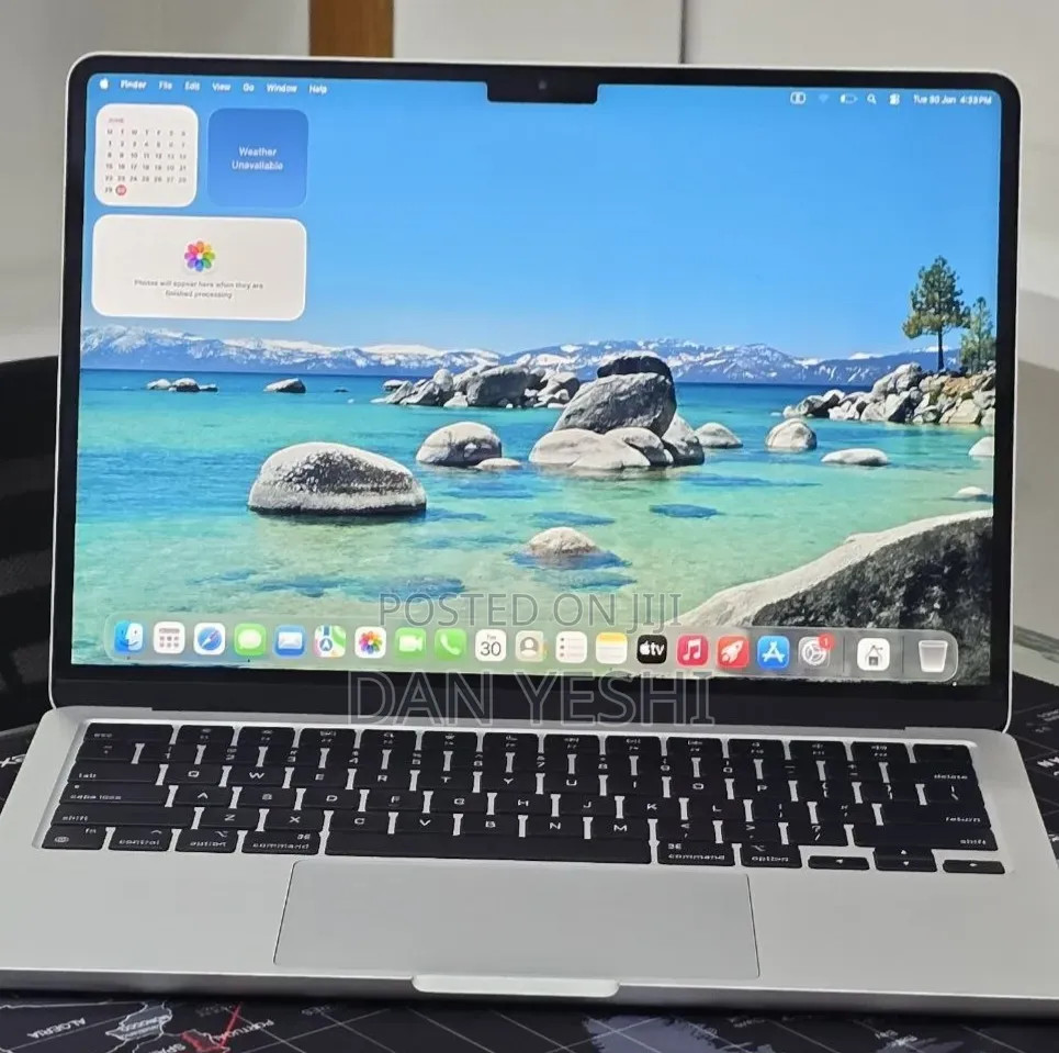 New Laptop Apple MacBook Air 2024 M3 16GB Apple M3 SSD 256GB