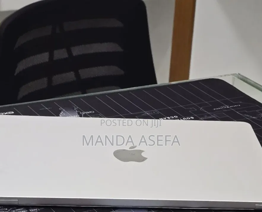 New Laptop Apple MacBook Air 2024 M3 16GB Apple M3 SSD 256GB