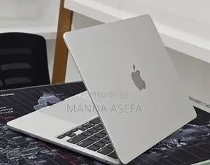 New Laptop Apple MacBook Air 2024 M3 16GB Apple M3 SSD 256GB