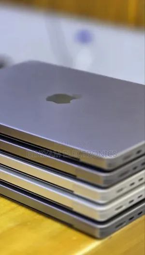 New Laptop Apple MacBook Pro 16GB Apple M1 Pro SSD 512GB