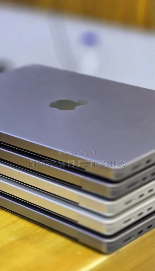 New Laptop Apple MacBook Pro 16GB Apple M1 Pro SSD 512GB